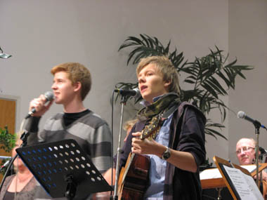  Henrik och Benjamin sjunger